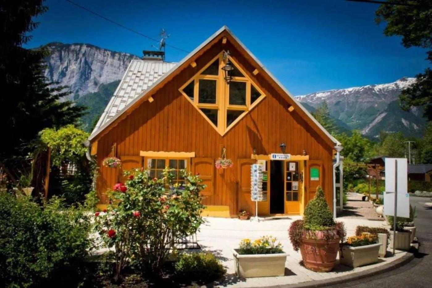 Camping 5 Etoiles - Piscine - Eeceff Le Bourg-dʼOisans エクステリア 写真